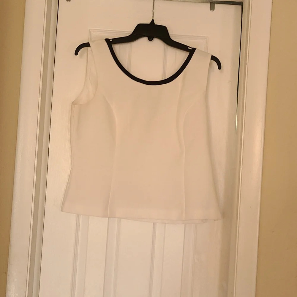 Accessories - Picture 3 of 4